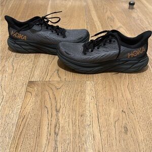 Hoka Clifton 8